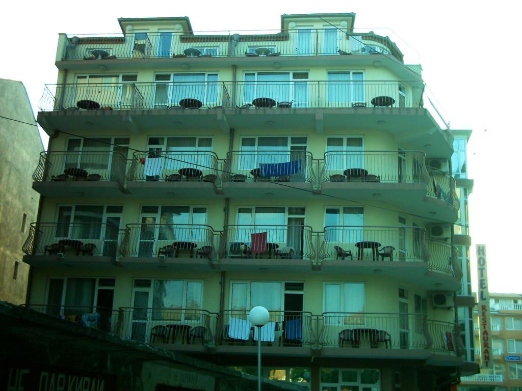Семеен Хотел Елена Палас Nesebar Esterno foto